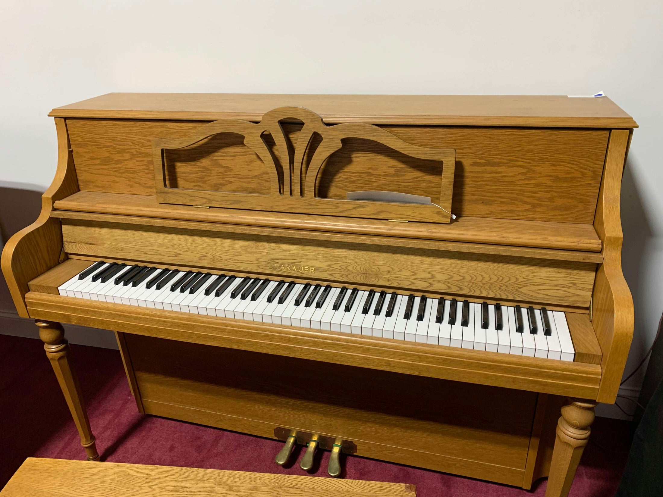 Krakauer Console Piano in Oak Finish