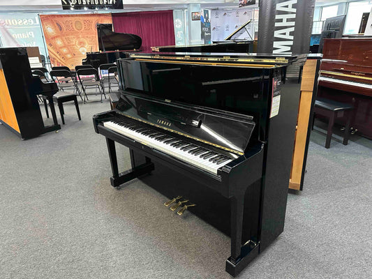 Pre-Owned Yamaha U1 48" Upright Piano in Polished Ebony