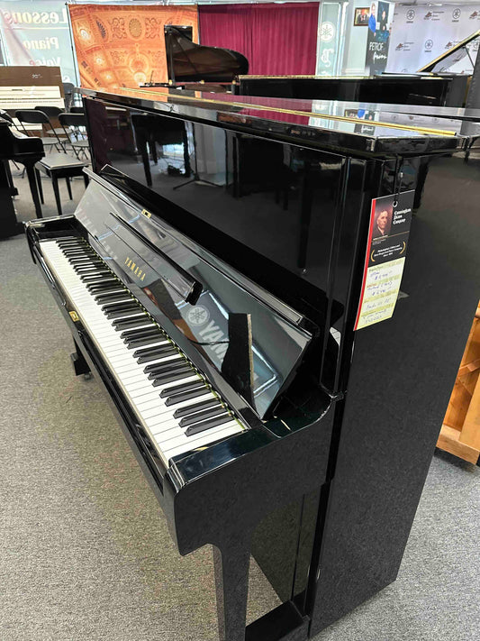 Pre-Owned Yamaha U1 48" Upright Piano in Polished Ebony