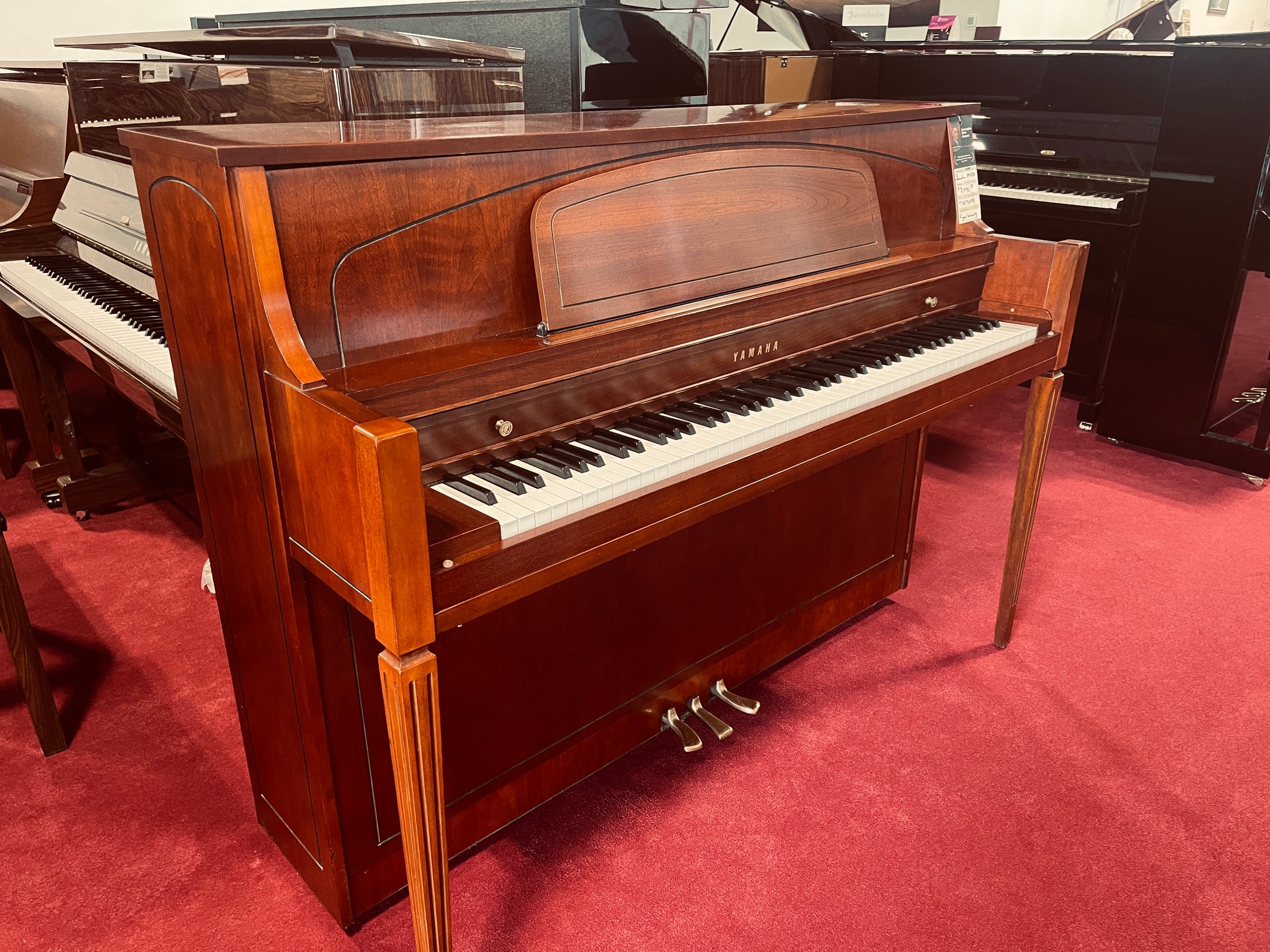 Yamaha M450 professional Console in Cherry