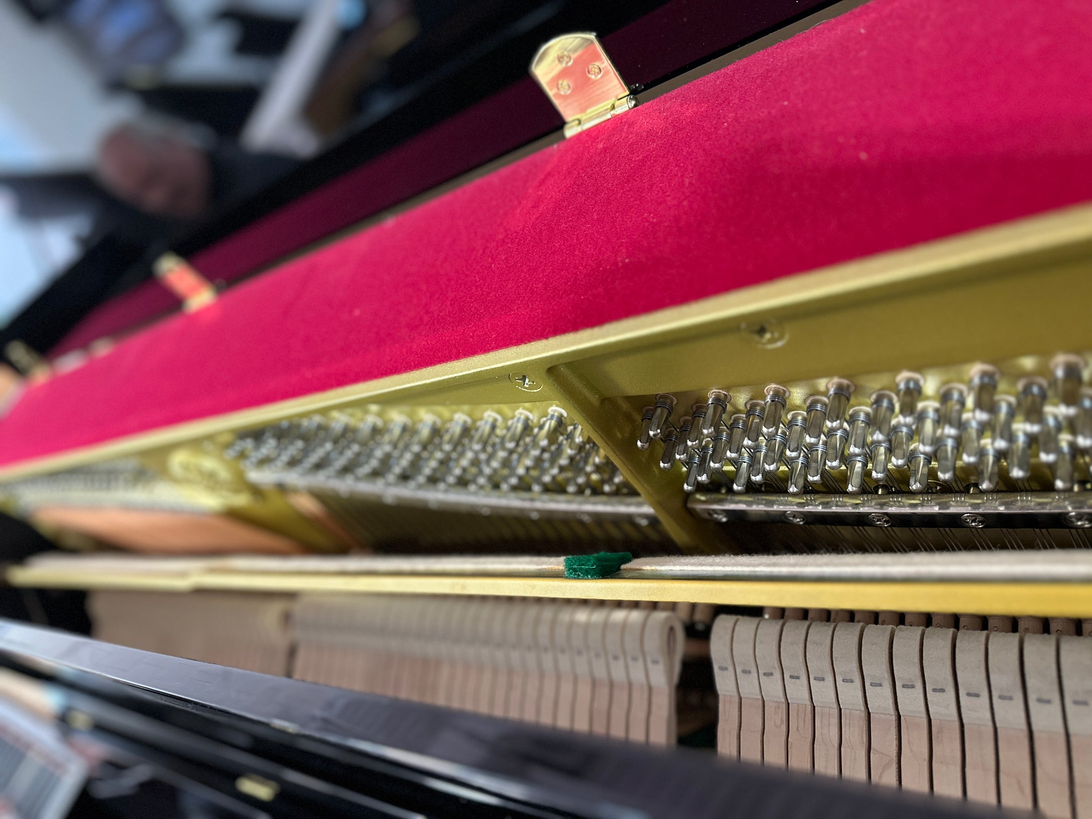 Yamaha T118PE 47" Upright Piano – Polished Ebony Finish